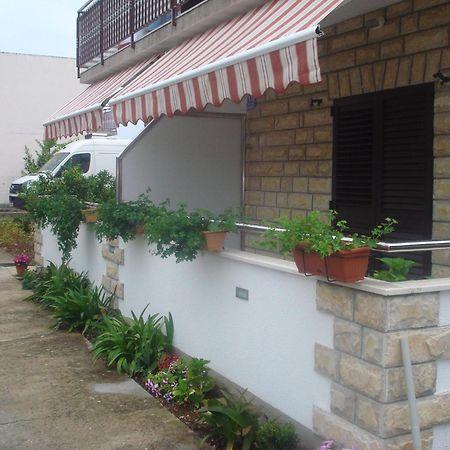 Apartments Dalmacija โรกอซนิซา ภายนอก รูปภาพ