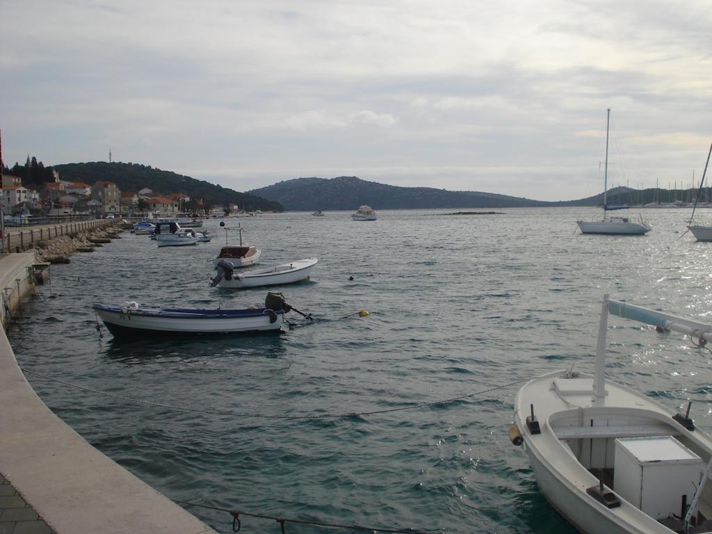 Apartments Dalmacija โรกอซนิซา ภายนอก รูปภาพ
